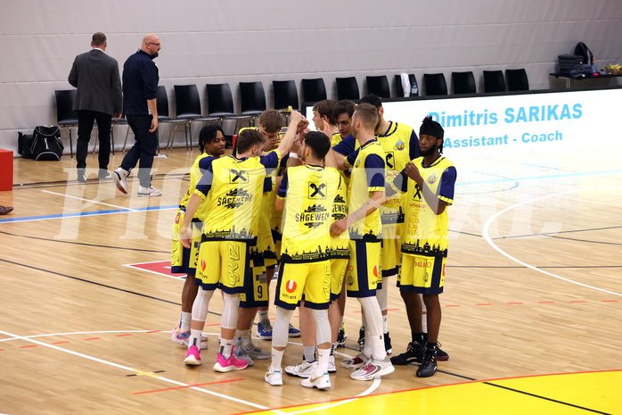 01.11.2022, Graz, Raiffeisen Sportpark Graz, Basketball Austria Cup 2022/23, UBSC Raiffeisen Graz vs. Flyers Wels