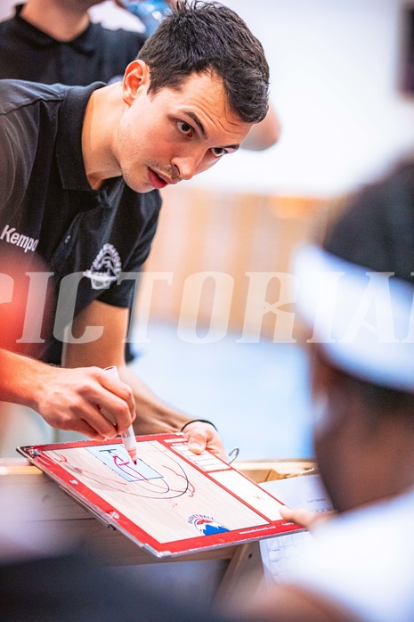 Basketball, Austria Cup 2022/23, Achtelfinale, Union Deutsch Wagram Alligators, Vienna D.C. Timberwolves, Lukas Hofer (Head Coach)