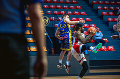 Basketball, Win2Day Superliga 2022/23, Viertelfinale Spiel 1, BC Vienna, UBSC Graz, Paul Isbetcherian (9), Jahenns Manigat (21)