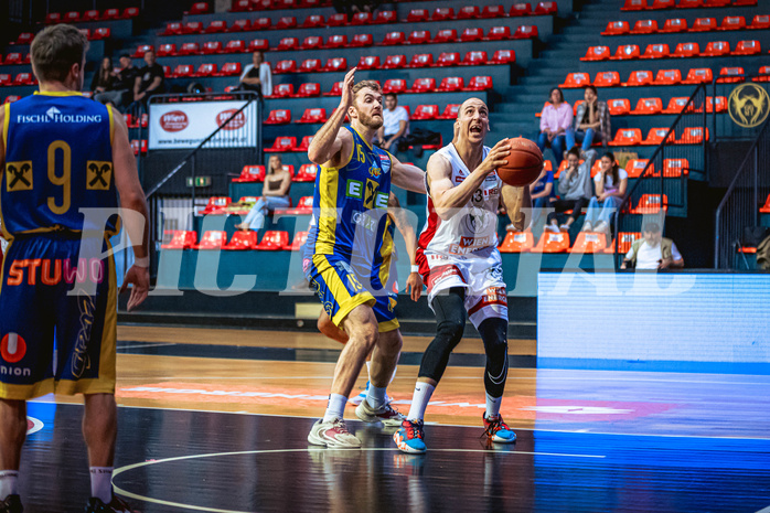 Basketball, Win2Day Superliga 2022/23, Viertelfinale Spiel 1, BC Vienna, UBSC Graz, Tanner Giddings (15), Stefan Savic (13)