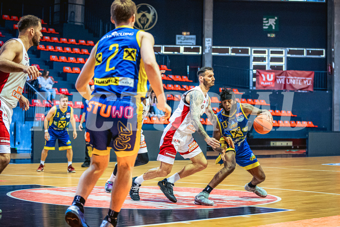 Basketball, Win2Day Superliga 2022/23, Viertelfinale Spiel 1, BC Vienna, UBSC Graz, Ivan Siriscevic (17), Issac James Vann Jr (13)