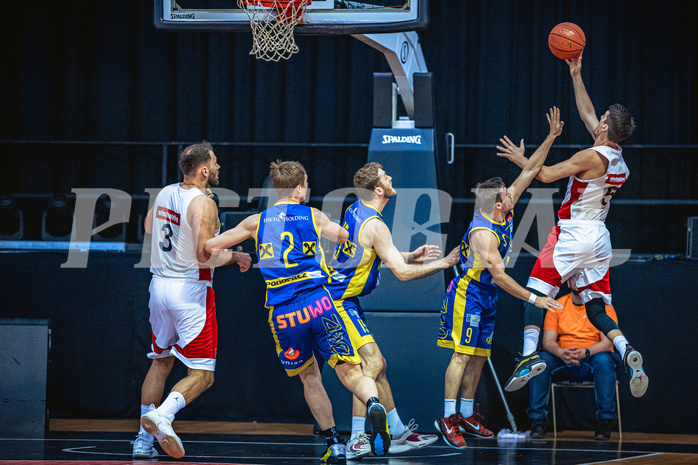 Basketball, Win2Day Superliga 2022/23, Viertelfinale Spiel 1, BC Vienna, UBSC Graz, Paul Isbetcherian (9), Bogic Vujosevic (5)