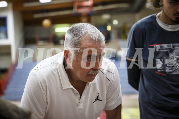 Basketball, Basketball Zweite Liga, Grunddurchgang 5.Runde, Basket Flames, Wörthersee Piraten, Franz Zderadicka (Coach)