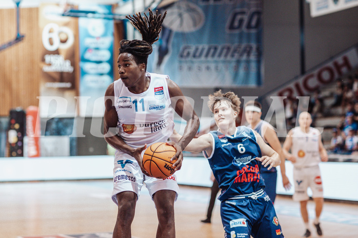 Basketball, Basketball Superliga 2023/24, Grundduchgang Runde 1., Oberwart Gunners, BBC Nord Dragonz, James Graham (11), Valentin Pasterk (6)
