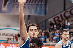 Basketball, Basketball Superliga 2023/24, Grundduchgang Runde 1., Oberwart Gunners, BBC Nord Dragonz, Lukas Hahn (25), Trevion Lamar (10)