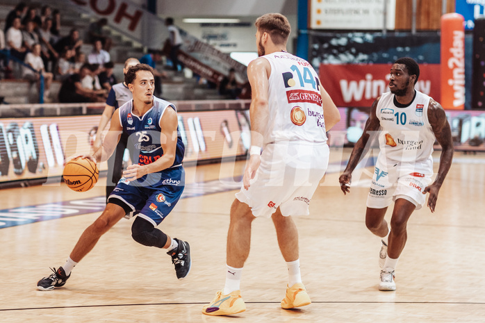 Basketball, Basketball Superliga 2023/24, Grundduchgang Runde 1., Oberwart Gunners, BBC Nord Dragonz, Lukas Hahn (25), Daniel K