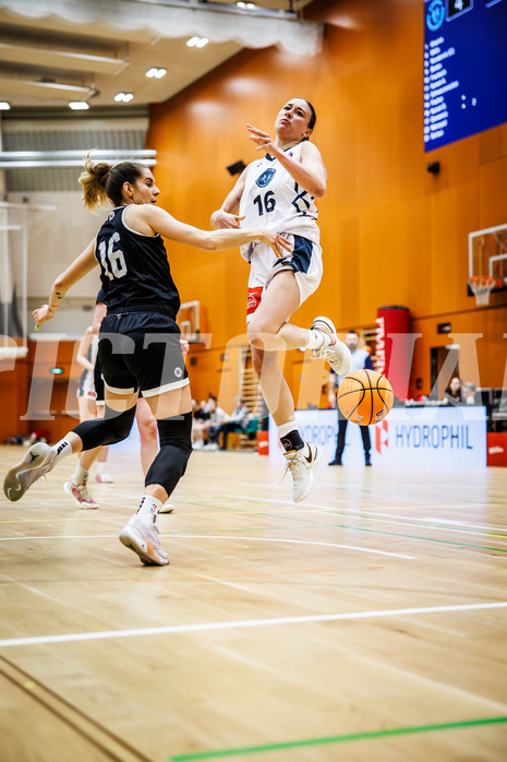 Basketball, Win2Day Basketball Damen Superliga 2024/25, Grunddurchgang 14.Runde, Vienna Timberwolves, Basket Flames, Clara Kronfuß (16), Sophie Kunert (16)