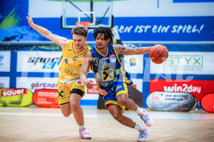 Basketball, Win2Day Superliga 2022/23, Grunddurchgang 19.Runde, SKN St. Pölten Basketball, UBSC Graz, Felix Angerbauer (4), Zachery Deshon Cooks (3)