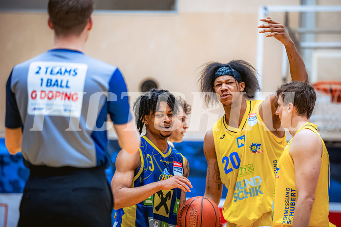 Basketball, Win2Day Superliga 2022/23, Grunddurchgang 19.Runde, SKN St. Pölten Basketball, UBSC Graz, Zachery Deshon Cooks (3), Christopher Ferguson (20)