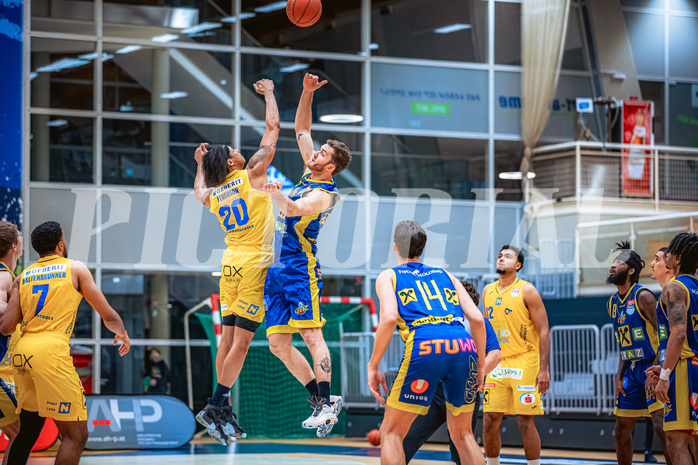 Basketball, Win2Day Superliga 2022/23, Grunddurchgang 19.Runde, SKN St. Pölten Basketball, UBSC Graz, Christopher Ferguson (20), Tanner Giddings (15)