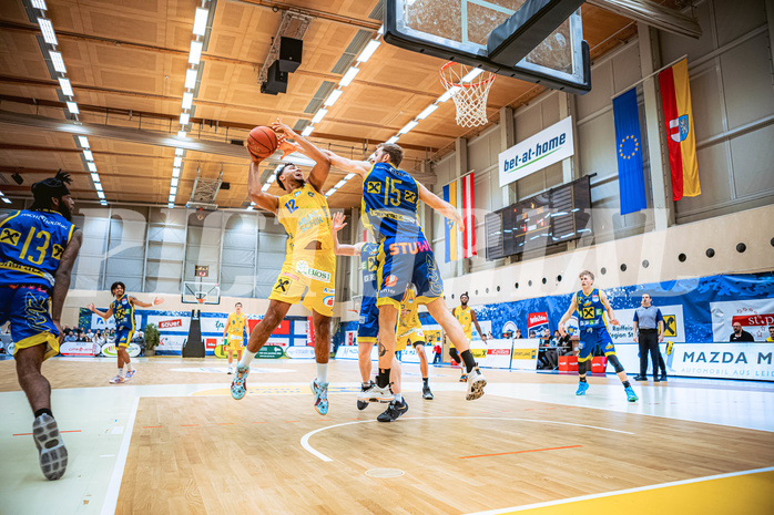 Basketball, Win2Day Superliga 2022/23, Grunddurchgang 19.Runde, SKN St. Pölten Basketball, UBSC Graz, Rashaan Guylain Mbemba (12)
