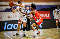 Basketball, Win2Day Superliga 2023/24, Grunddurchgang 5.Runde, Vienna Timberwolves, Traiskirchen Lions, Elias Wlasak (8), Demarcus Demonia (4)
