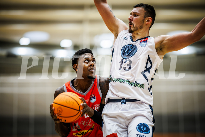 Basketball, Win2Day Superliga 2023/24, Grunddurchgang 5.Runde, Vienna Timberwolves, Traiskirchen Lions, Davon Clare (5)