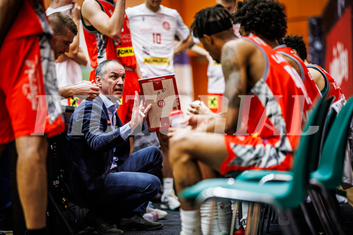 Basketball, Win2Day Superliga 2023/24, Grunddurchgang 5.Runde, Vienna Timberwolves, Traiskirchen Lions, Radomir Mijanovic (Head Coach)