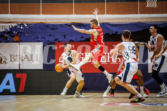 Basketball, Win2Day Superliga 2023/24, Grunddurchgang 5.Runde, Vienna Timberwolves, Traiskirchen Lions, Jakob Szkutta (10)