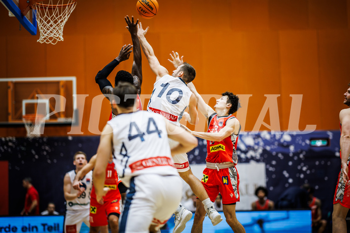Basketball, Win2Day Superliga 2023/24, Grunddurchgang 5.Runde, Vienna Timberwolves, Traiskirchen Lions, Jakob Szkutta (10)