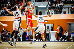 Basketball, Win2Day Superliga 2023/24, Grunddurchgang 5.Runde, Vienna Timberwolves, Traiskirchen Lions, Ziga Fifolt (13), Aleksej Kostic (6)