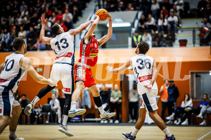 Basketball, Win2Day Superliga 2023/24, Grunddurchgang 5.Runde, Vienna Timberwolves, Traiskirchen Lions, Ziga Fifolt (13), Aleksej Kostic (6)