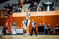 Basketball, Win2Day Superliga 2023/24, Grunddurchgang 5.Runde, Vienna Timberwolves, Traiskirchen Lions, Demarcus Demonia (4), Jakob Szkutta (10)