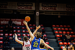 Basketball, Win2Day Superliga 2024/25, 5. Qualifikationsrunde, BC Vienna, SKN St. Pölten, Marko Goranovic (15), Andrew Sims (32)