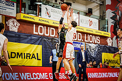 Basketball, win2day Basketball Superliga 2022/23, Grunddurchgang 21.Runde, Traiskirchen Lions, Flyers Wels, Christian Von Fintel (27)