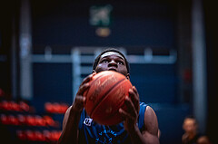 Basketball, Win2Day Superliga 2022/23, Grunddurchgang 21.Runde, BC GGMT Vienna, Vienna Timberwolves, Clinton Ogbevoen (14)