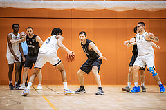 Basketball, Basketball Zweite Liga 2022/23, Grunddurchgang 16.Runde, Basket Flames, Wörthersee Piraten, Yann Grandperret (3), Jan-Arne Apschner (12)