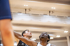 Basketball, Basketball Zweite Liga 2022/23, Grunddurchgang 16.Runde, Basket Flames, Wörthersee Piraten, Jan-Arne Apschner (12), Kingsley Fobi (14)