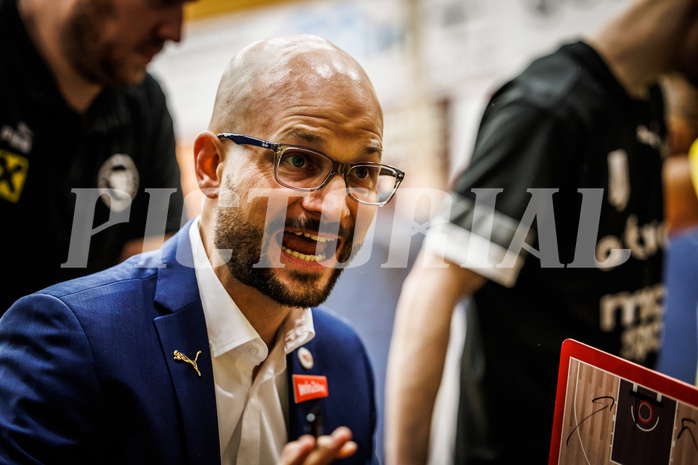 Basketball, win2day Basketball Superliga 2022/23, Grunddurchgang 21.Runde, Traiskirchen Lions, Flyers Wels, Sebastian Waser (Head Coach)