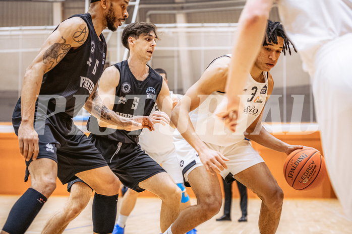 Basketball, Basketball Zweite Liga 2022/23, Grunddurchgang 16.Runde, Basket Flames, Wörthersee Piraten, Felix Leindecker (5), Yann Grandperret (3)