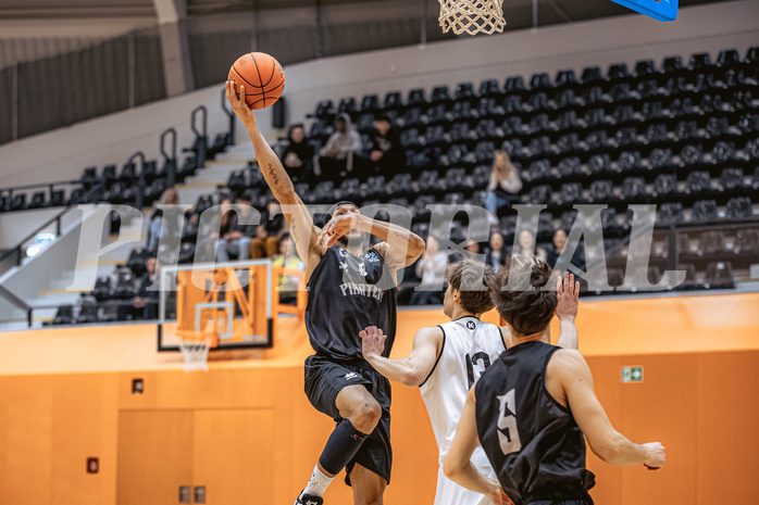 Basketball, Basketball Zweite Liga 2022/23, Grunddurchgang 16.Runde, Basket Flames, Wörthersee Piraten, Shawn L. Ray (6)