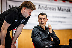 Basketball, Basketball Zweite Liga 2023/24, Grunddurchgang 8.Runde, Deutsch Wagram Alligators, Basket Flames, Mark Laurencik (Ass. Head Coach), Lukas Hofer (Head Coach)