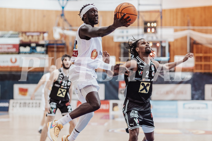 Basketball, Basketball Superliga 2023/24, Gunddurchgang 9. Runde, Oberwart Gunners, Flyers Wels, Munis Tutu (10), Terell Allen (2)