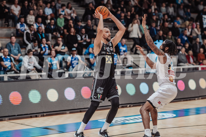 Basketball, Basketball Superliga 2023/24, Gunddurchgang 9. Runde, Oberwart Gunners, Flyers Wels, Arvydas Gydra (12), Kris Monroe (13)