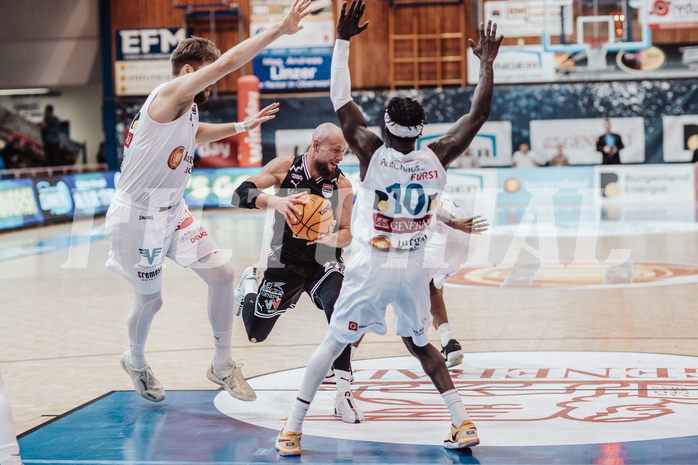 Basketball, Basketball Superliga 2023/24, Gunddurchgang 9. Runde, Oberwart Gunners, Flyers Wels, Daniel Koeppel (14), Christian von Fintel (27), Munis Tutu (10)