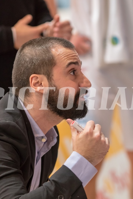 Basketball, ABL 2017/18, Grunddurchgang 17.Runde, Oberwart Gunners, Klosterneuburg Dukes, Lluis Pino Vera (Coach)