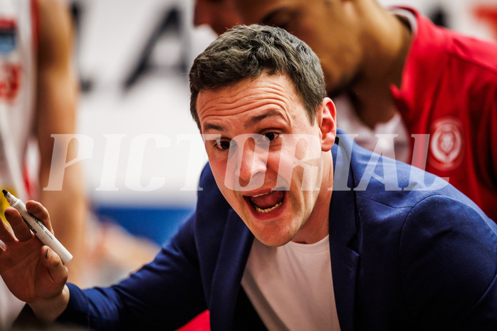 Basketball, win2day Basketball Superliga 2024/25, Platzierungsrunde 9. Runde, Traiskirchen Lions, Gmunden Swans, Benedikt Danek (Head Coach)