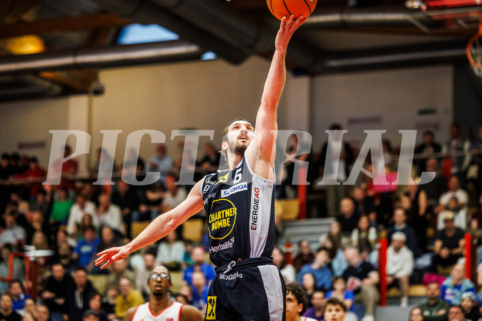 Basketball, win2day Basketball Superliga 2024/25, Platzierungsrunde 9. Runde, Traiskirchen Lions, Gmunden Swans, Daniel Friedrich (6)