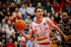 Basketball, win2day Basketball Superliga 2024/25, Platzierungsrunde 9. Runde, Traiskirchen Lions, Gmunden Swans, Benedikt Güttl (7)