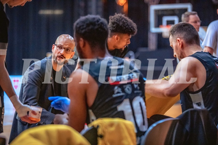 Basketball, Win2Day Superliga 2022/23, 1. Platzierungsrunde, BC Vienna, Flyers Wels, Sebastian Waser (Head Coach)