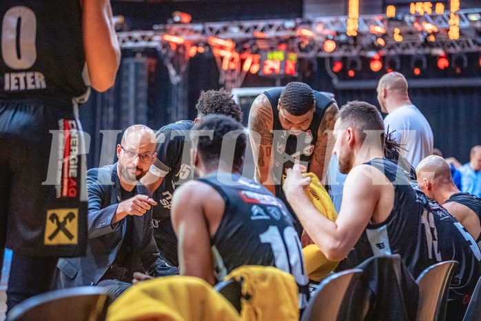 Basketball, Win2Day Superliga 2022/23, 1. Platzierungsrunde, BC Vienna, Flyers Wels, Sebastian Waser (Head Coach)