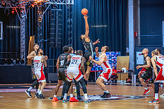 Basketball, Win2Day Superliga 2022/23, 1. Platzierungsrunde, BC Vienna, Flyers Wels, Donovan Smith (1), Vladimir Golubovic (27)