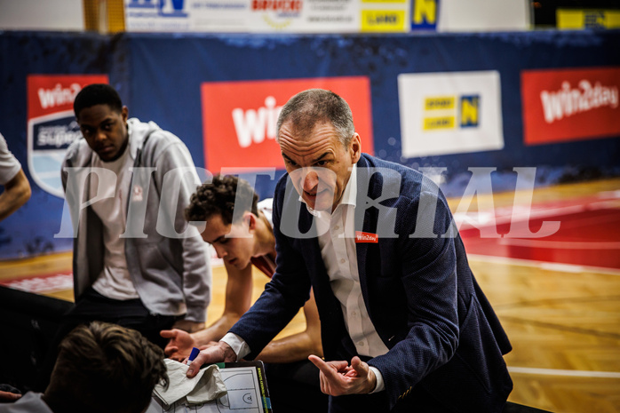 Basketball, win2day Basketball Superliga 2022/23, 1. Qualifikationsrunde, Traiskirchen Lions, Kapfenberg Bulls, Radomir Mijanovic (Head Coach)