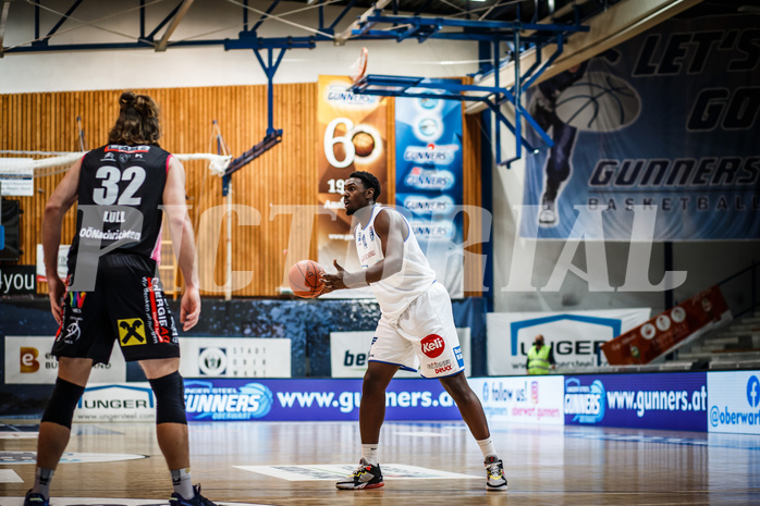 Basketball, bet-at-home Basketball Superliga 2021/22, Grunddurchgang Runde 9, Oberwart Gunners, Flyers Wels, Emondre Rickman (14)