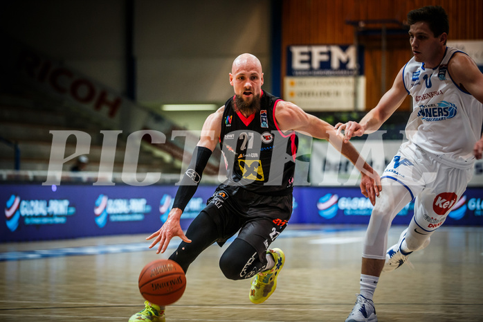Basketball, bet-at-home Basketball Superliga 2021/22, Grunddurchgang Runde 9, Oberwart Gunners, Flyers Wels, Christian Von Fintel (27)