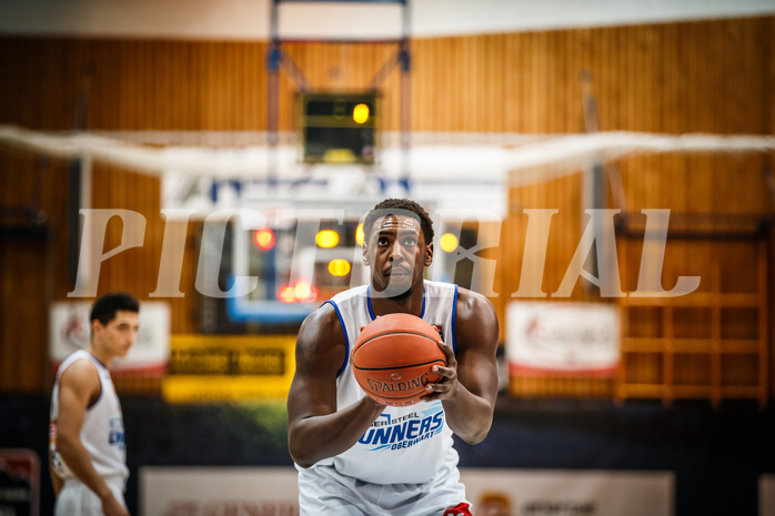 Basketball, bet-at-home Basketball Superliga 2021/22, Grunddurchgang Runde 9, Oberwart Gunners, Flyers Wels, Emondre Rickman (14)