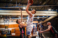 Basketball, bet-at-home Basketball Superliga 2021/22, Grunddurchgang Runde 9, Oberwart Gunners, Flyers Wels, Sebastian Käferle (7)