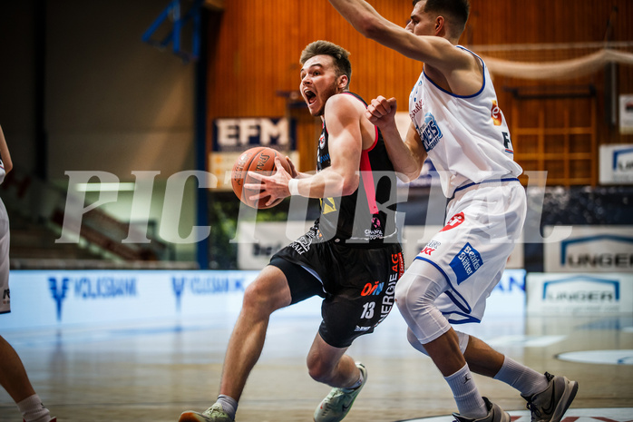 Basketball, bet-at-home Basketball Superliga 2021/22, Grunddurchgang Runde 9, Oberwart Gunners, Flyers Wels, Elvir Jakupovic (21)