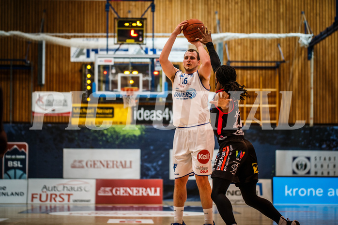 Basketball, bet-at-home Basketball Superliga 2021/22, Grunddurchgang Runde 9, Oberwart Gunners, Flyers Wels, Renato Poljak (16)