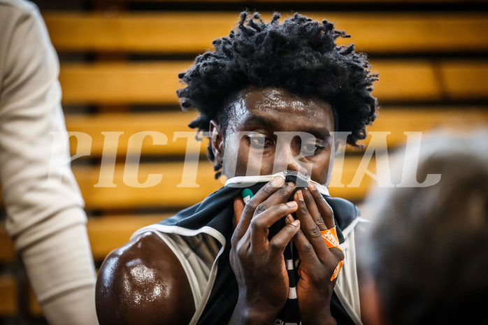 Basketball, Basketball Zweite Liga, Grunddurchgang 7.Runde, Mattersburg Rocks, Raiders Tirol, Mansata Cisse (8)#